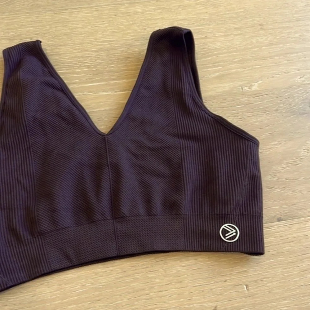 Womens Brown Ribbed V Neck Support Sports Bra Athletic Tank Crop Top Size Medium - Picture 3 of 6